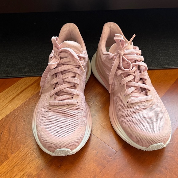 Lululemon Blissfeel 2 Women’s Running sneaker Shoes size 7.5 - Picture 1 of 5